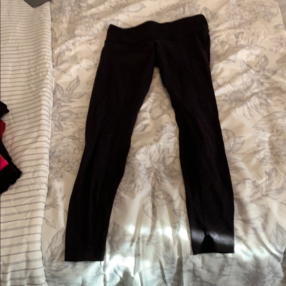 Black lululemon leggings